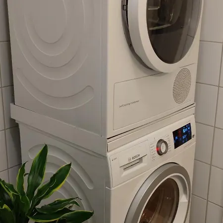 Sentral Leilighet Med Stor Sovehems Trondheim Buitenkant foto