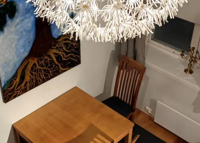 Sentral Leilighet Med Stor Sovehems